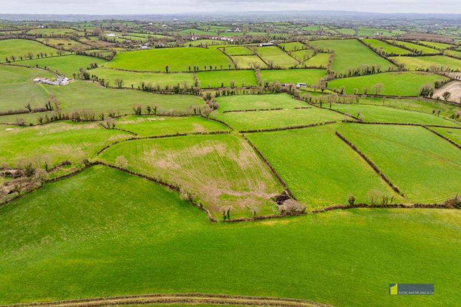 16 Creevekeeran Road