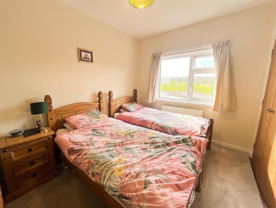 16 Dorneybridge Road