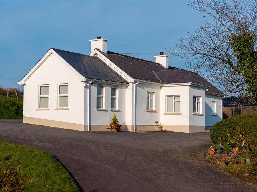 16 Dorneybridge Road