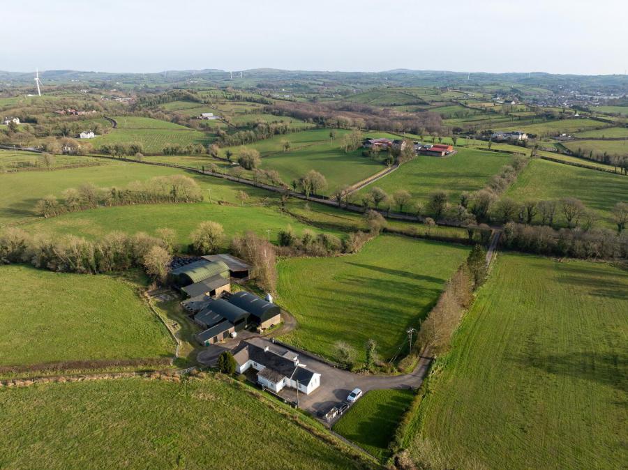 16 Dorneybridge Road