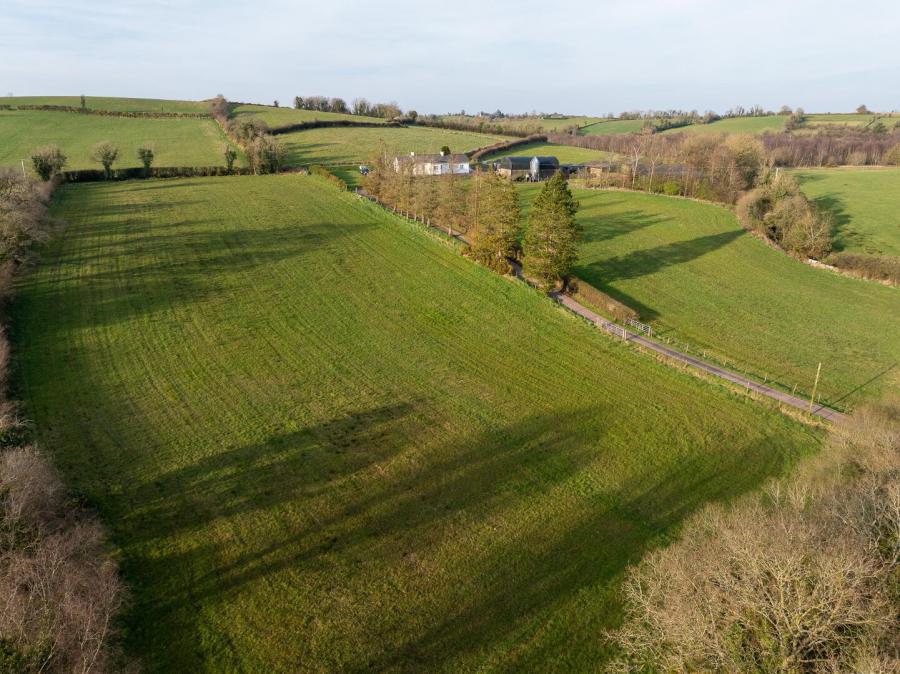 16 Dorneybridge Road