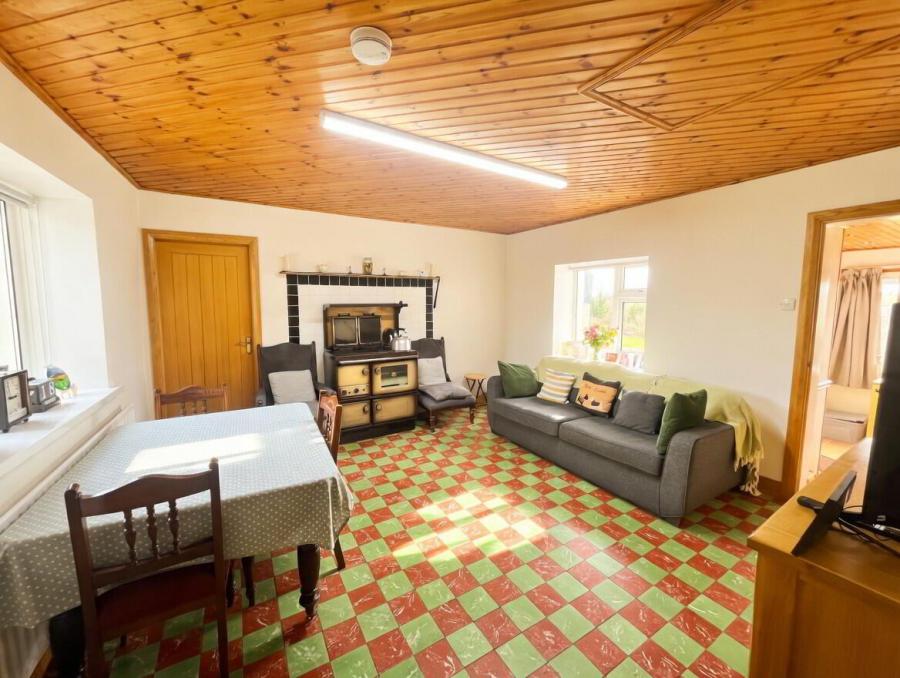 16 Dorneybridge Road