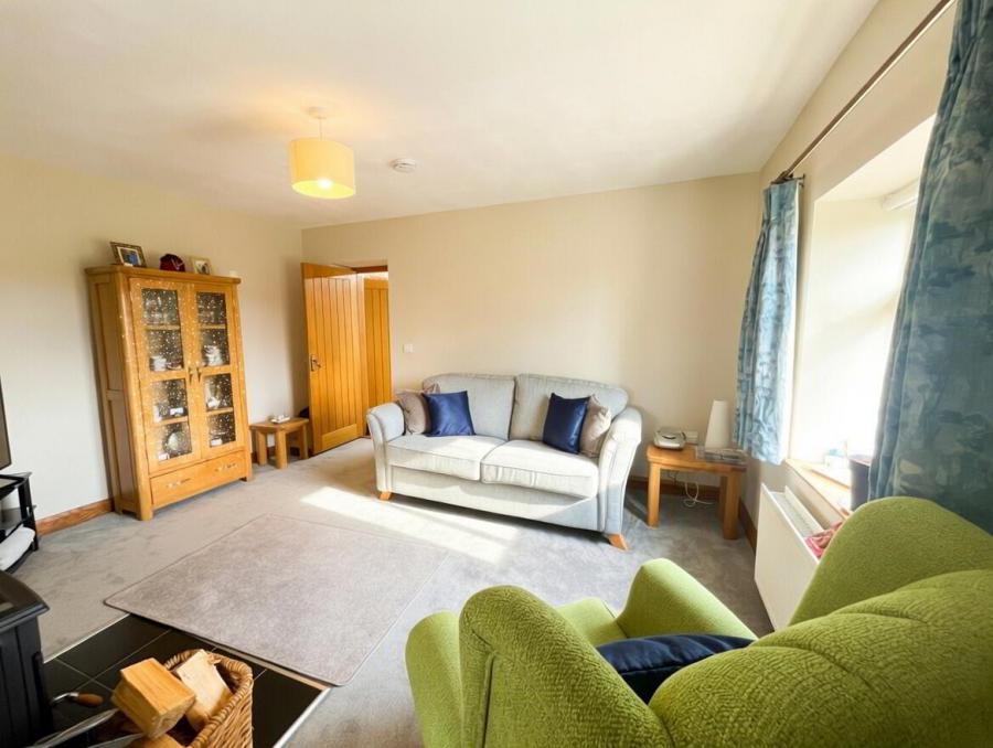 16 Dorneybridge Road