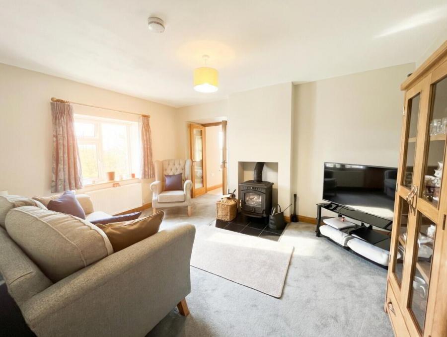 16 Dorneybridge Road