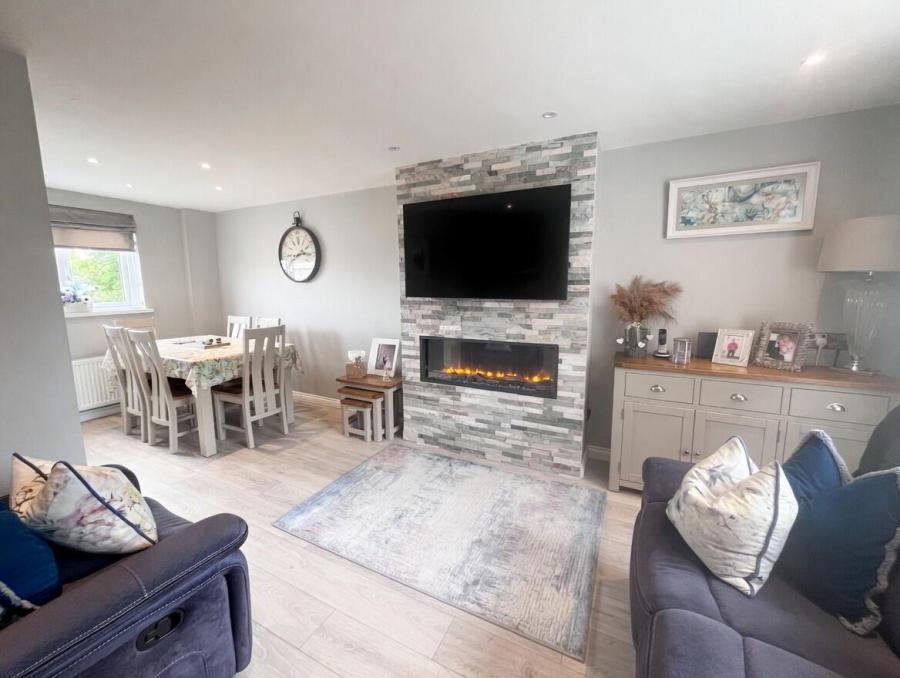 15 Bayview Close