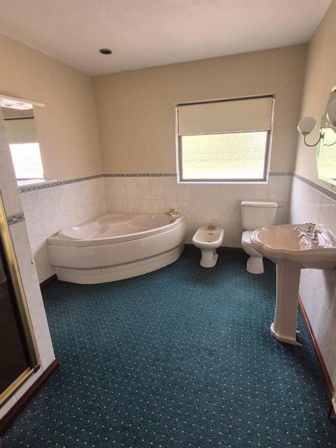 6 Pubble Road