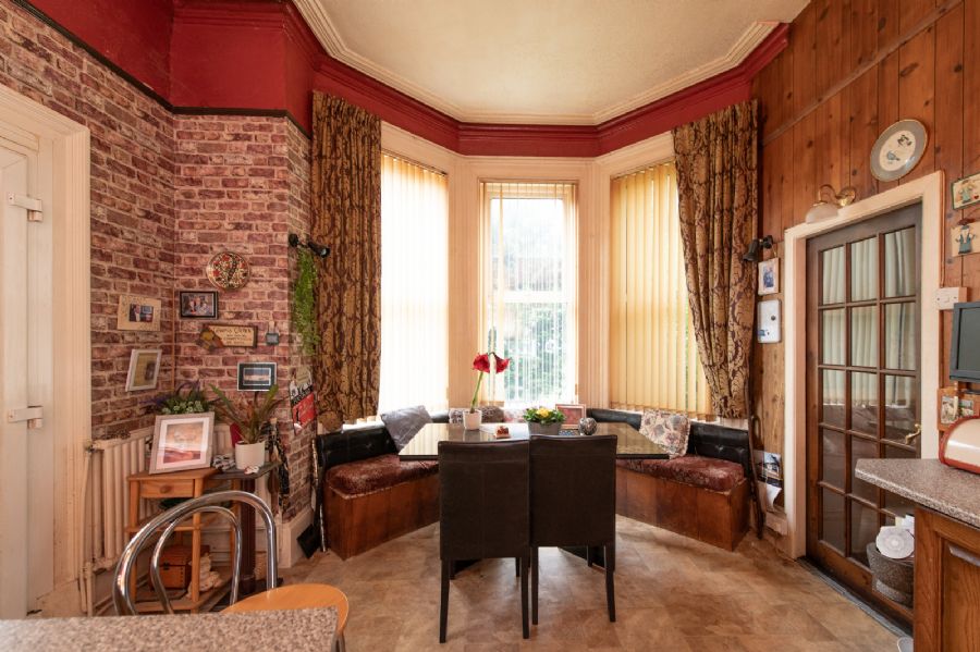 Lynnwood, Chichester Park Central