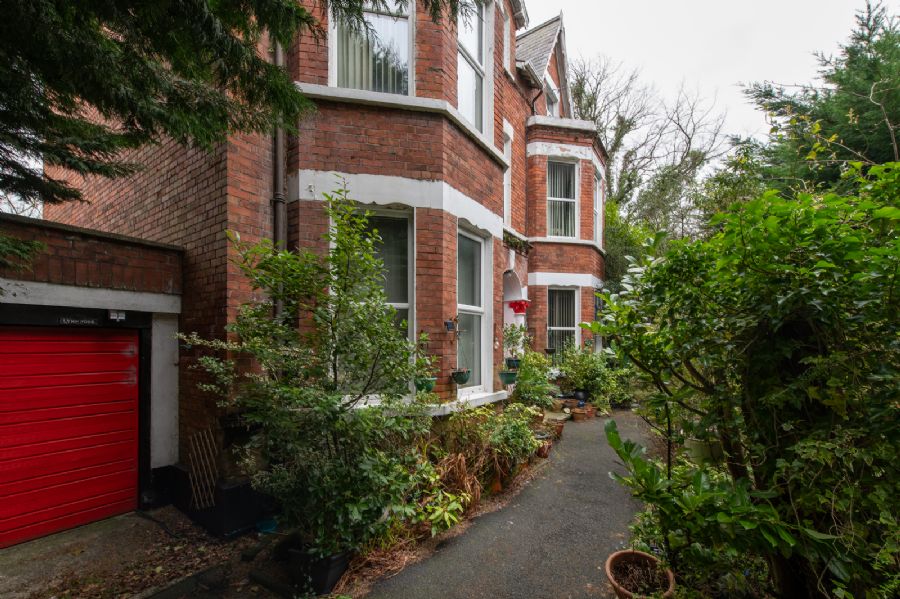 Lynnwood, Chichester Park Central