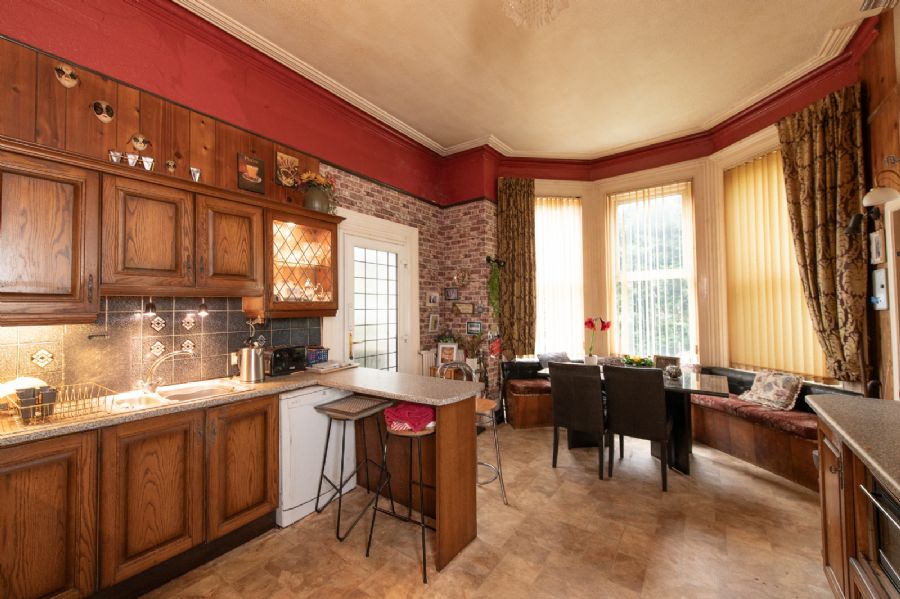 Lynnwood, Chichester Park Central