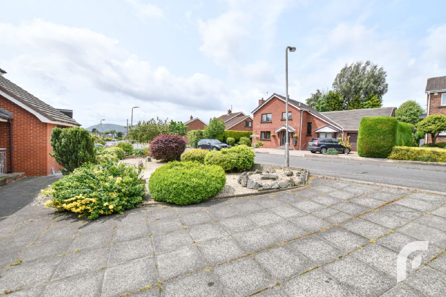 7 Jordanstown Heights