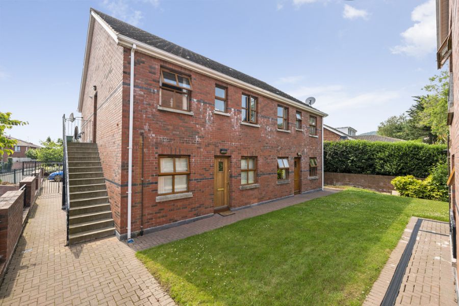 18 Rath Mor, 1A Stewartstown Avenue