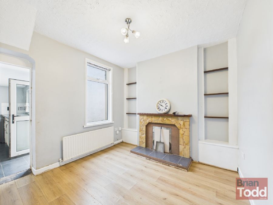 35 Kitcheners Avenue