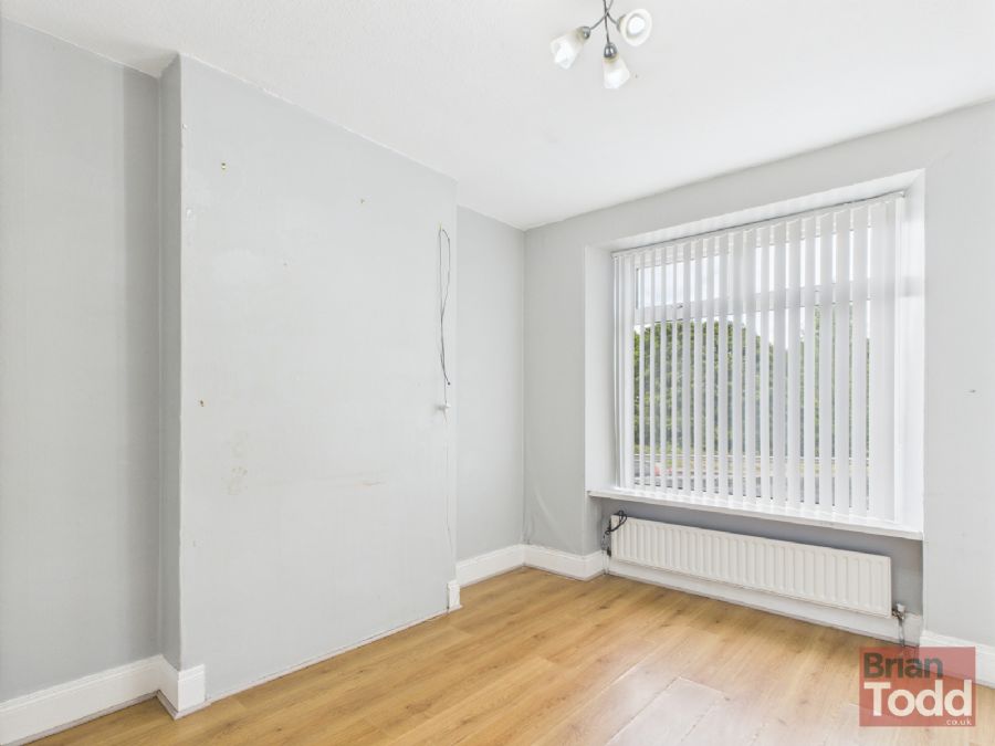 35 Kitcheners Avenue