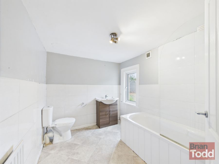 35 Kitcheners Avenue
