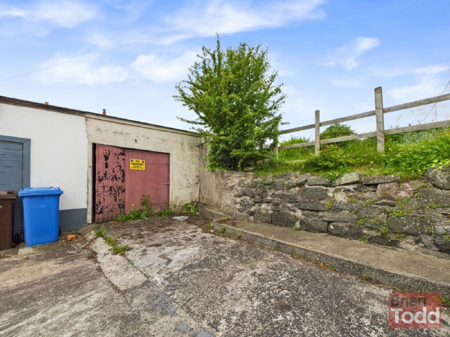 35 Kitcheners Avenue