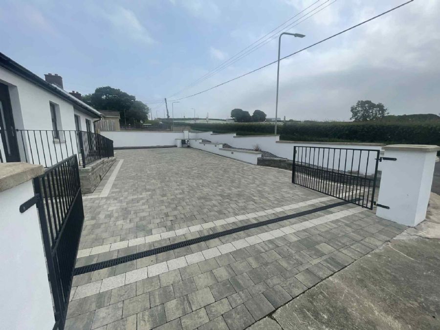 Comm And Resi Opp, 52 Tirbracken Road