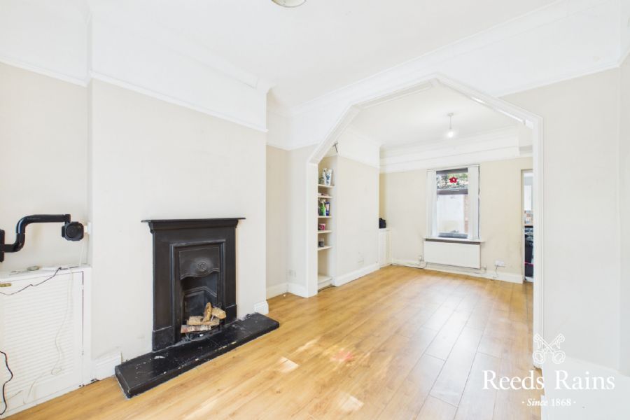 24 Castleton Gardens