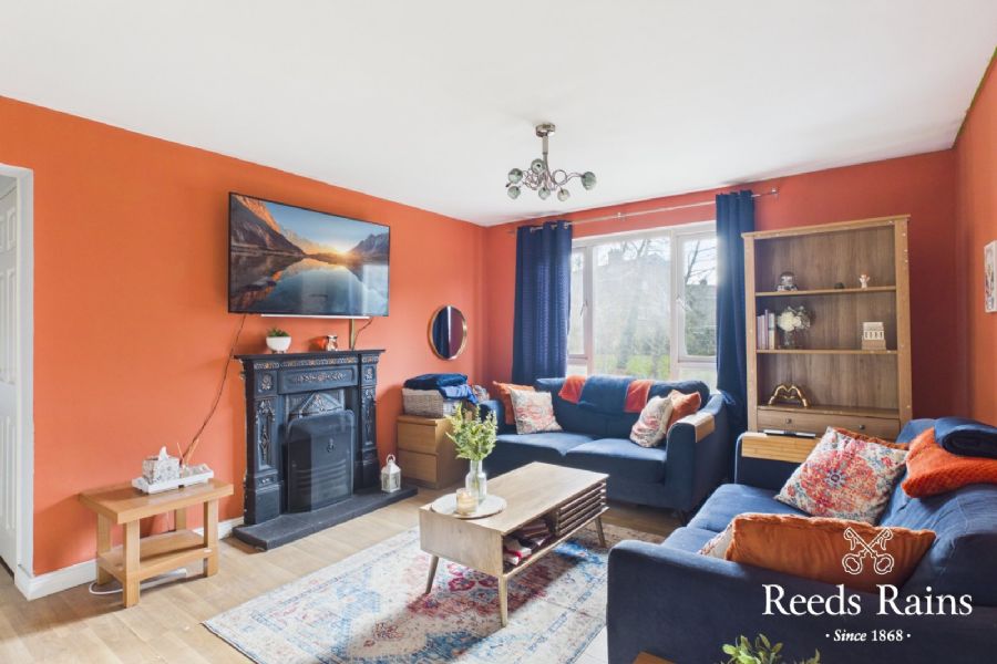Apt 10 Rosebrook Grove