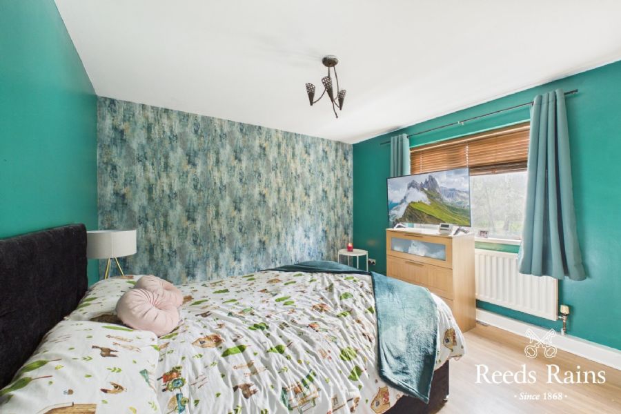 Apt 10 Rosebrook Grove