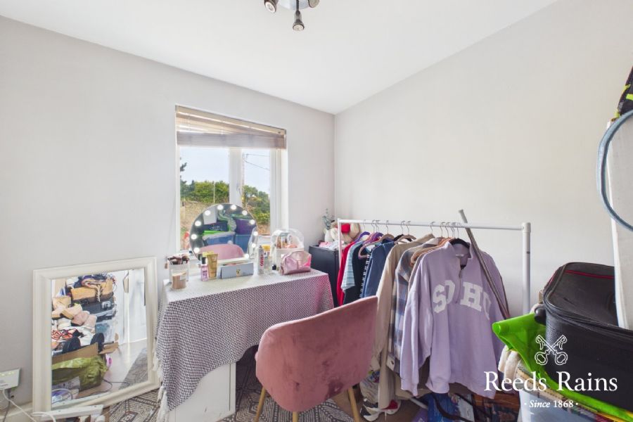 Apt 10 Rosebrook Grove
