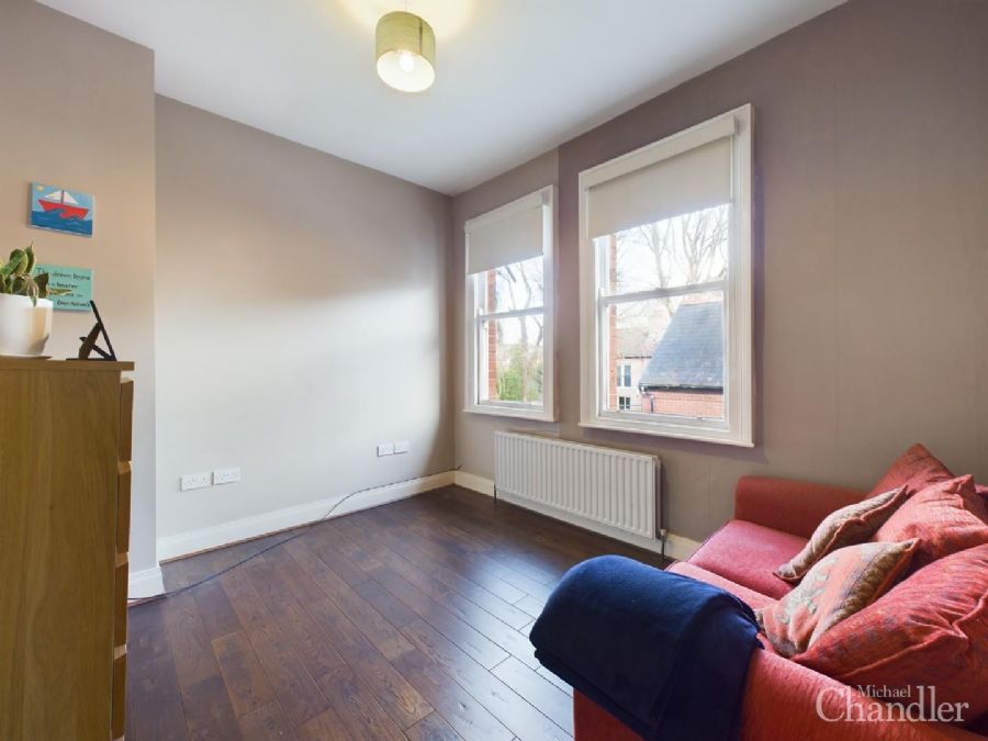 Apt 3 Moyallon Gardens, 25 Annadale Avenue