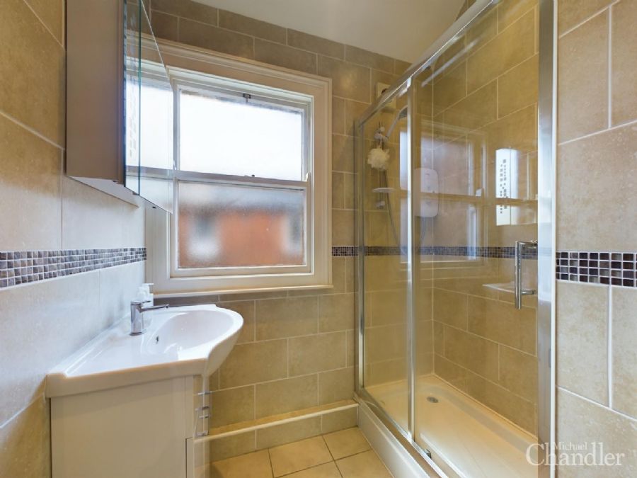 Apt 3 Moyallon Gardens, 25 Annadale Avenue