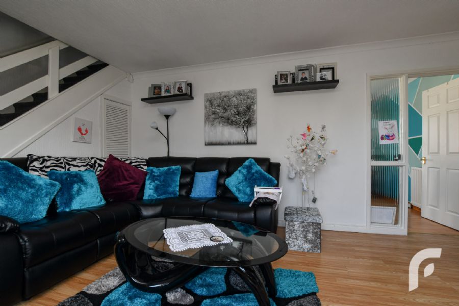 1 Lisbane Gardens