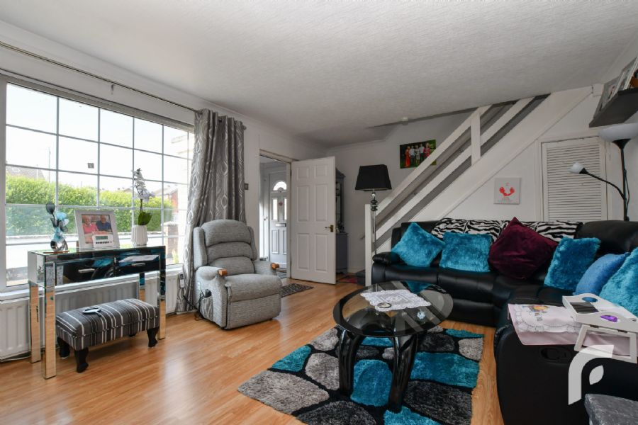 1 Lisbane Gardens
