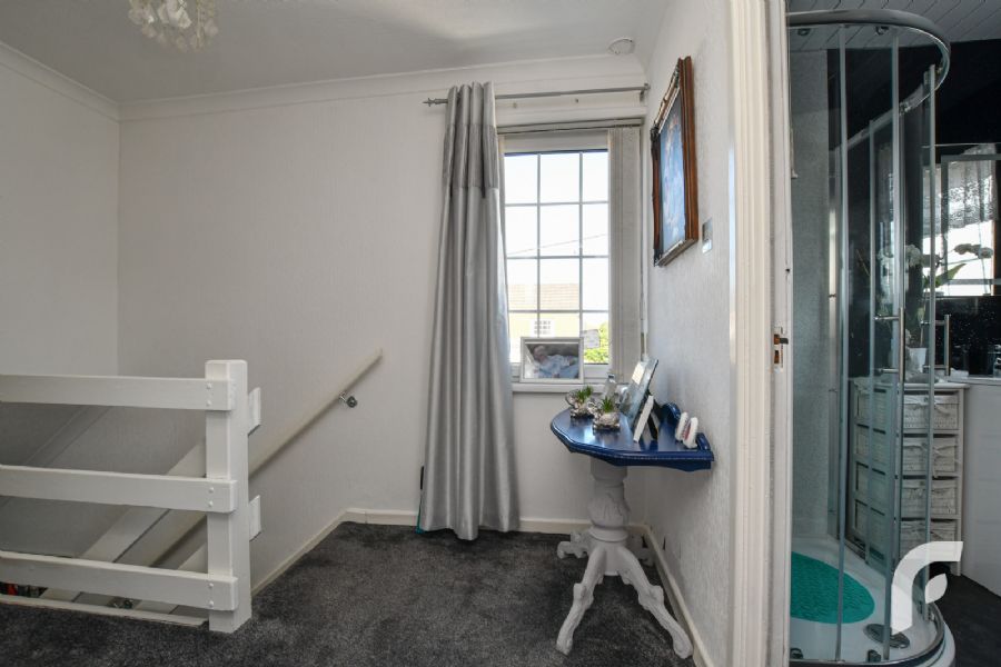 1 Lisbane Gardens