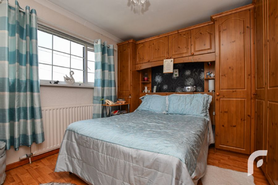 1 Lisbane Gardens