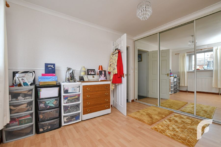 1 Lisbane Gardens