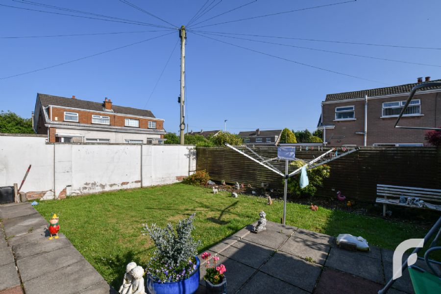 1 Lisbane Gardens
