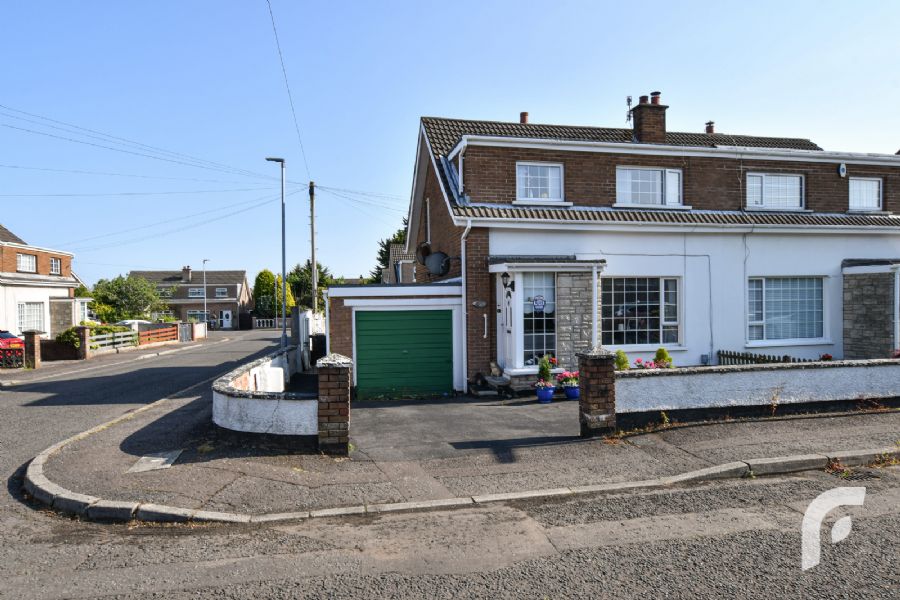 1 Lisbane Gardens