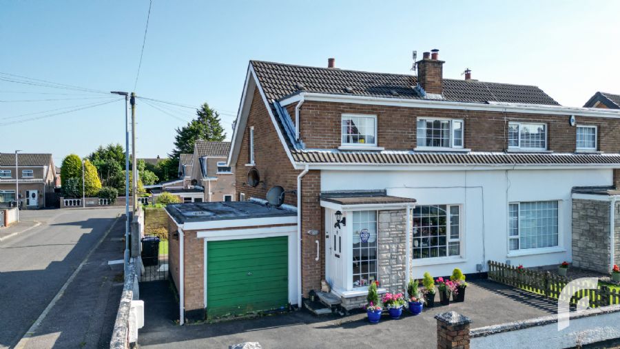 1 Lisbane Gardens