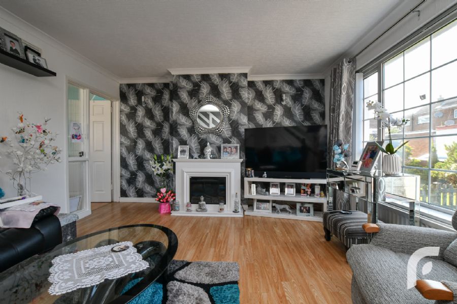 1 Lisbane Gardens