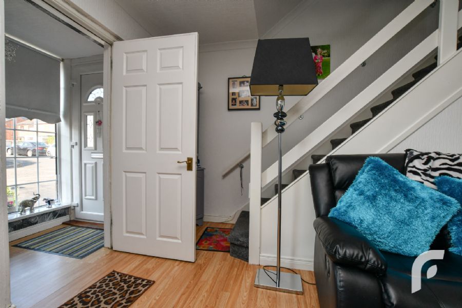 1 Lisbane Gardens
