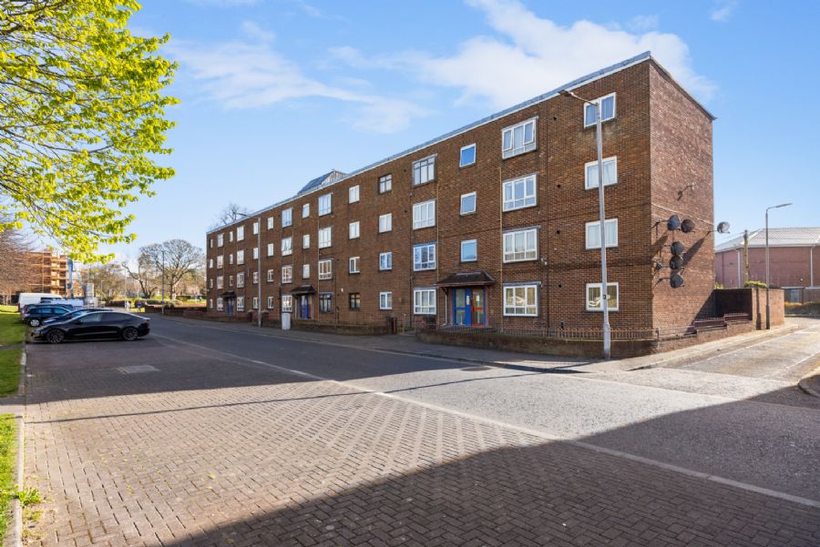 3a Ardmillan Drive