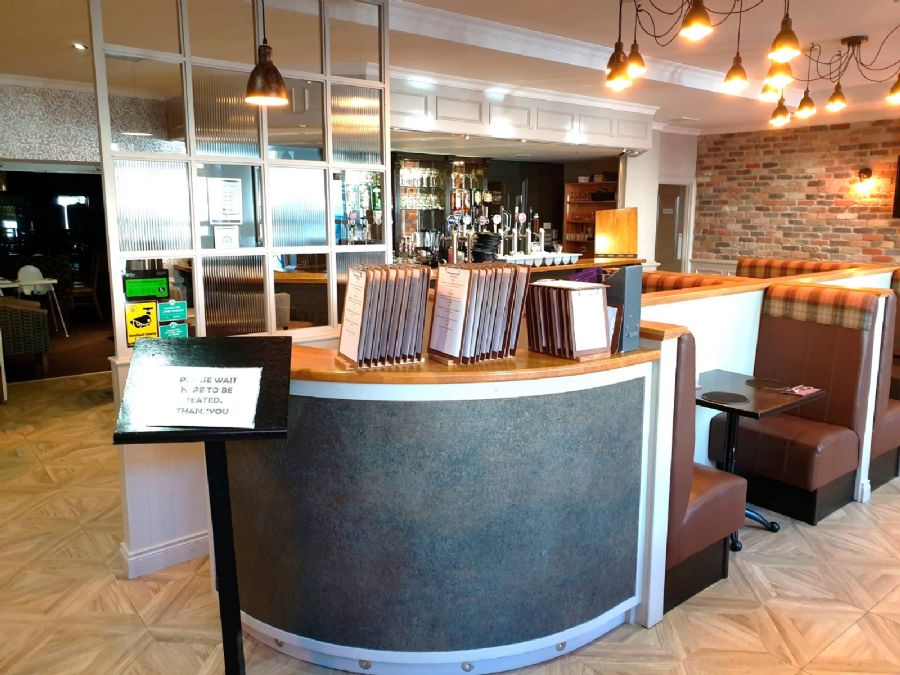 Portmor Bar/restaurant, Blackwatertown