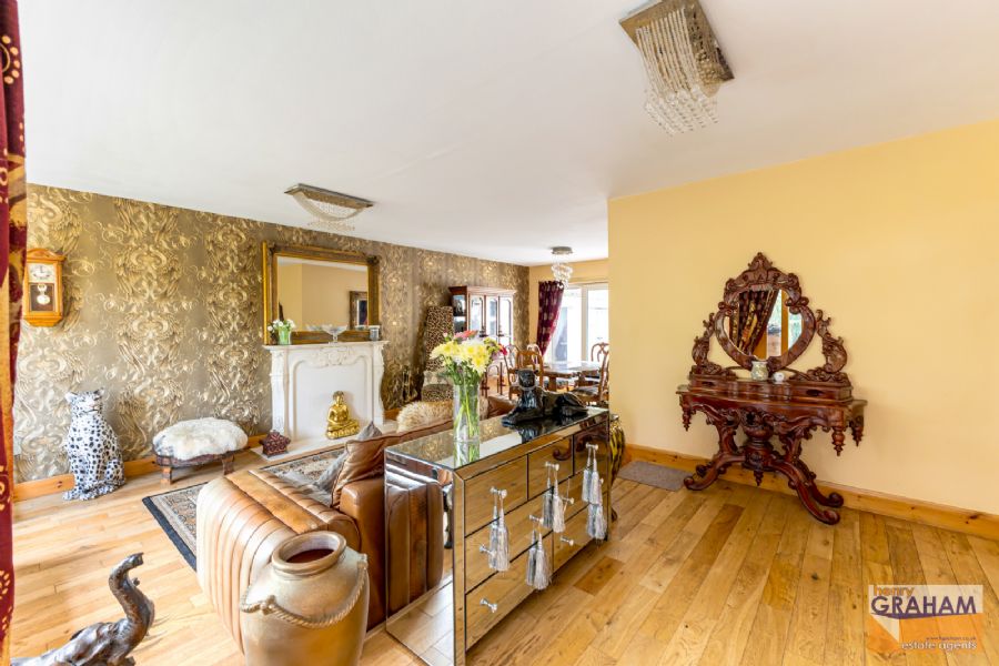 14 Moss Road