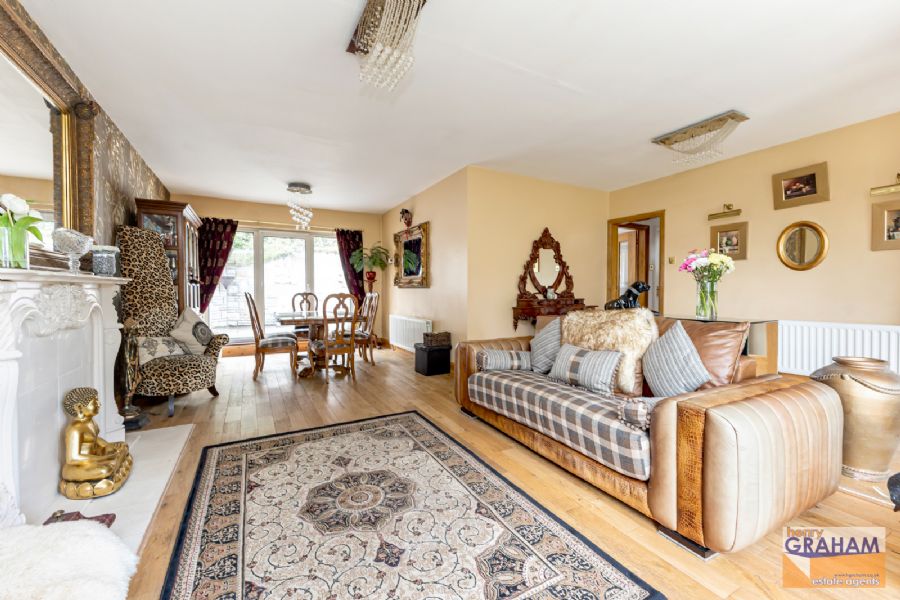 14 Moss Road