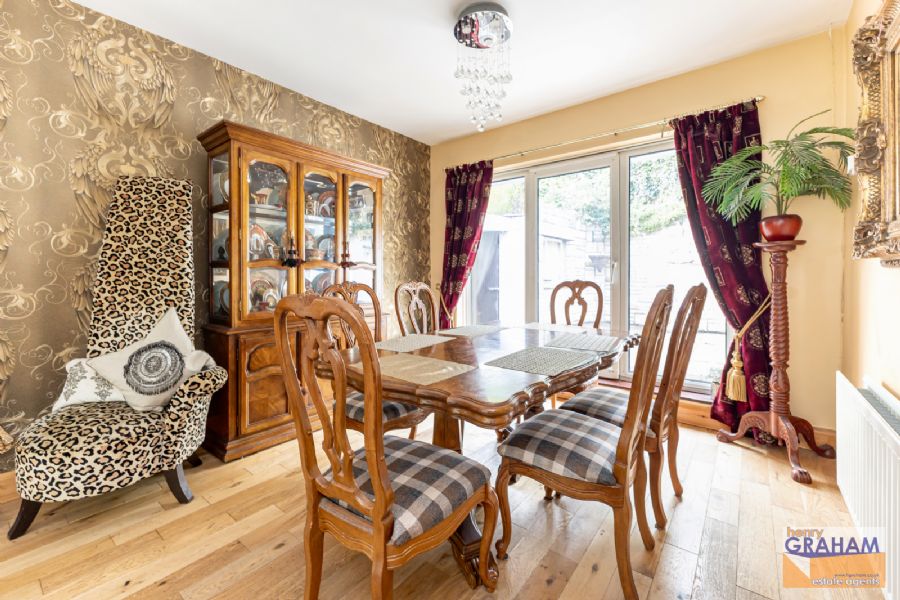 14 Moss Road
