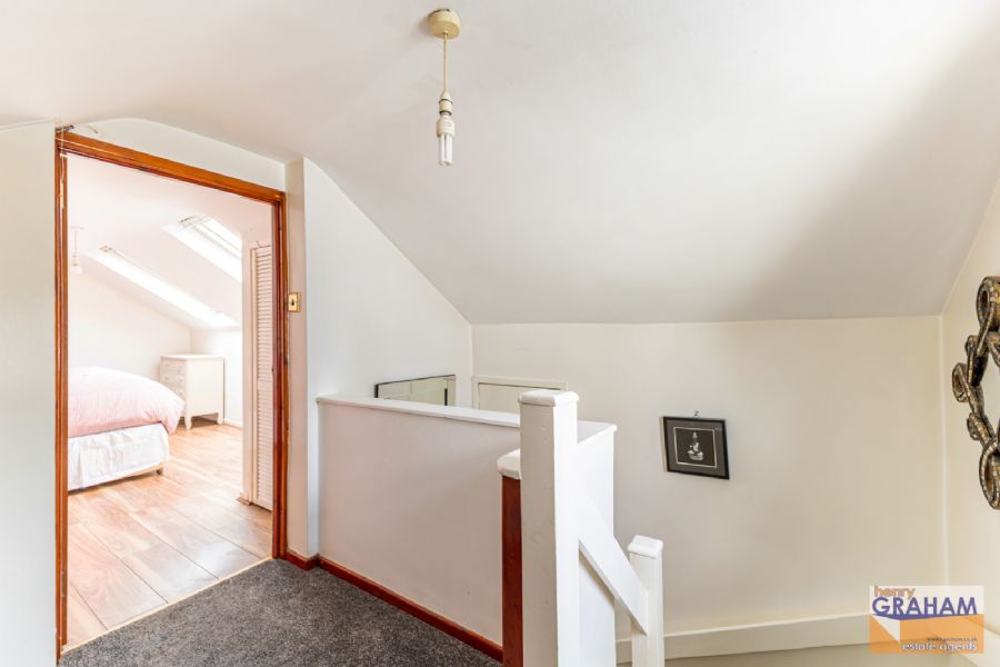 14 Moss Road