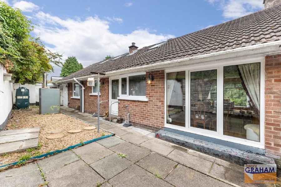 14 Moss Road