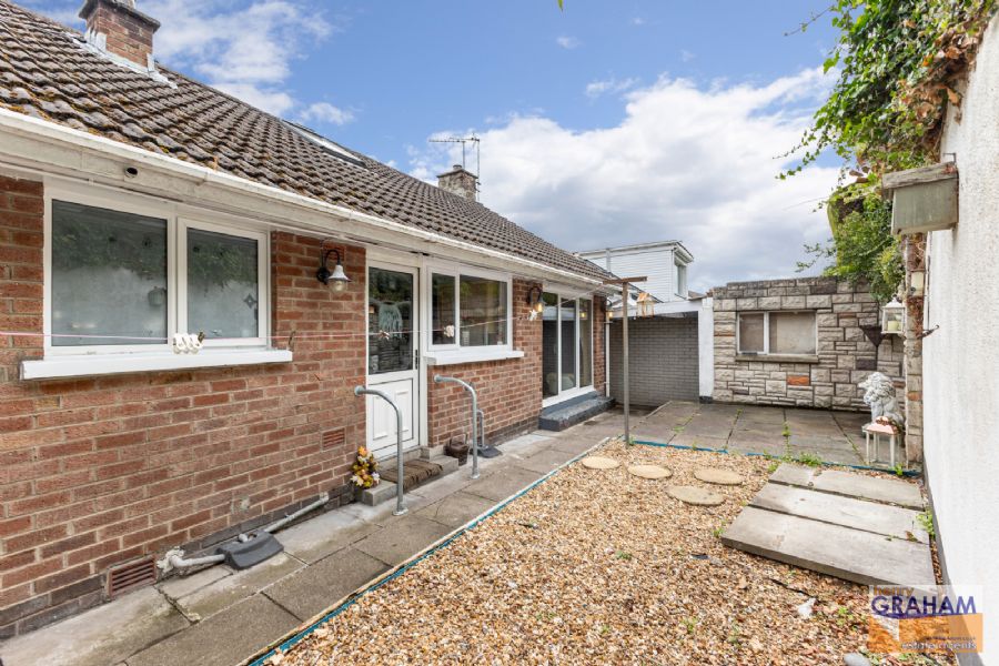 14 Moss Road