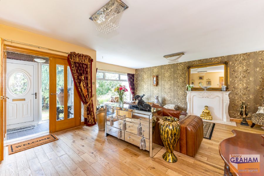 14 Moss Road
