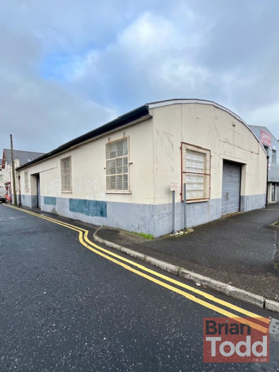 Former Central Garage, 4 Narrow Gauge Road