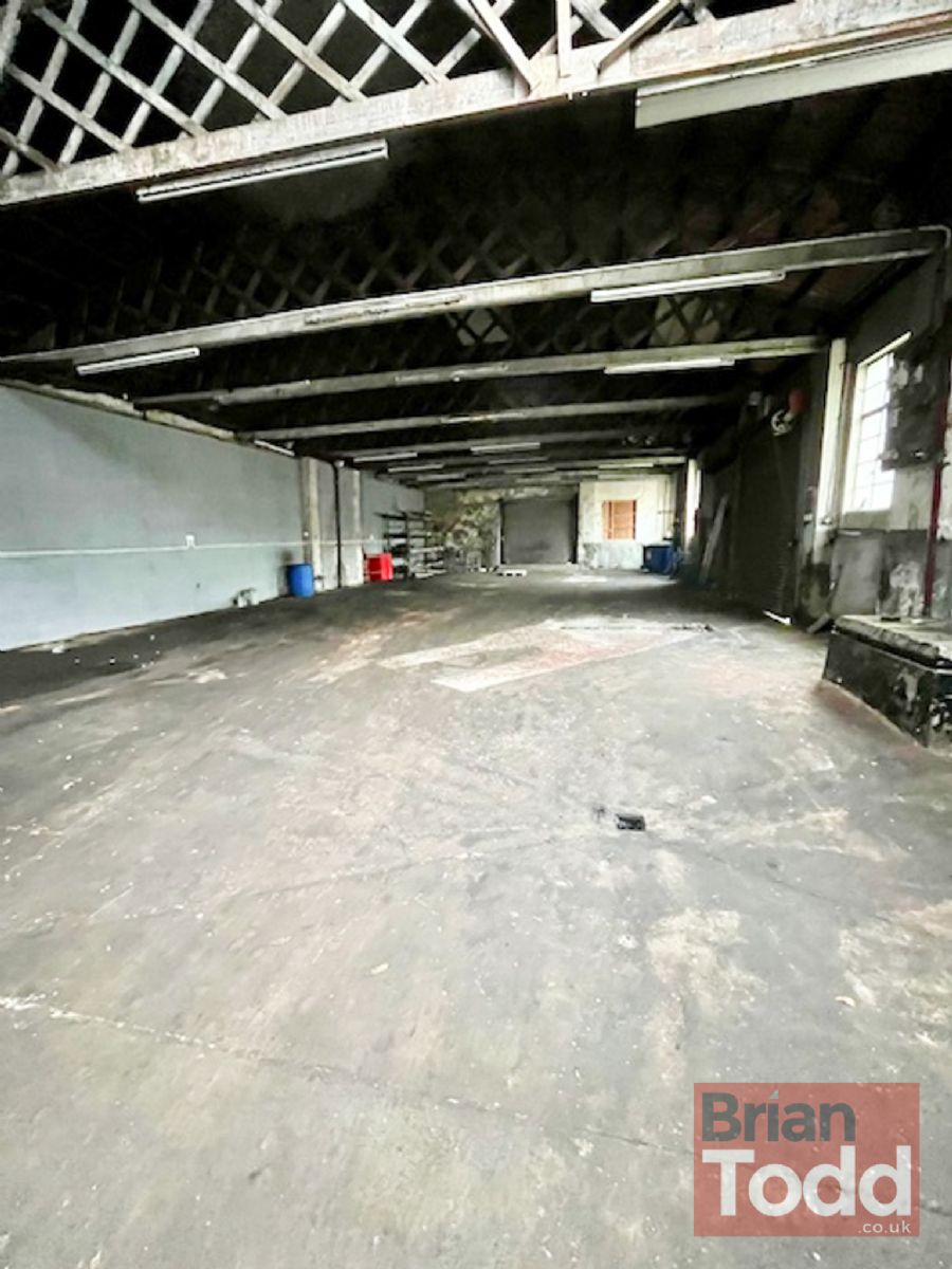 Former Central Garage, 4 Narrow Gauge Road