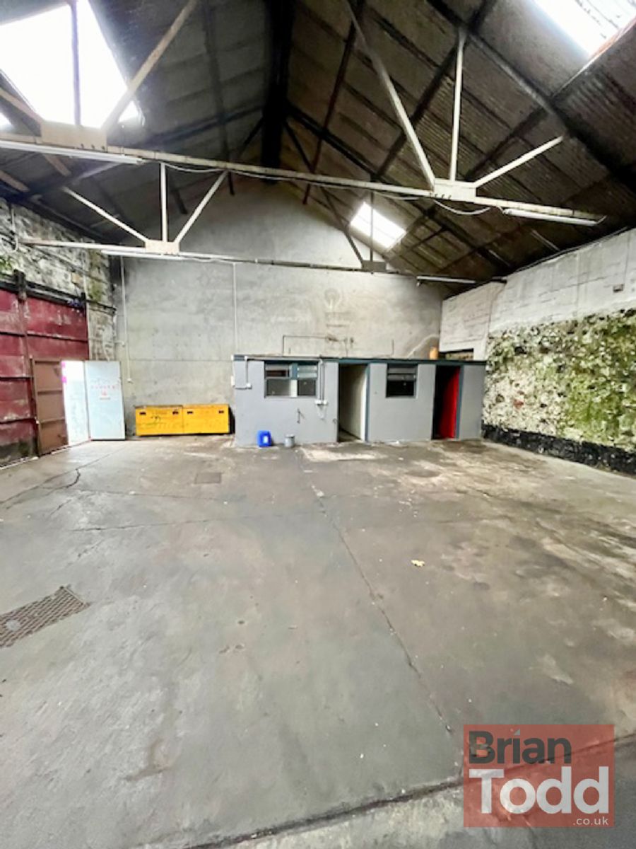 Former Central Garage, 4 Narrow Gauge Road