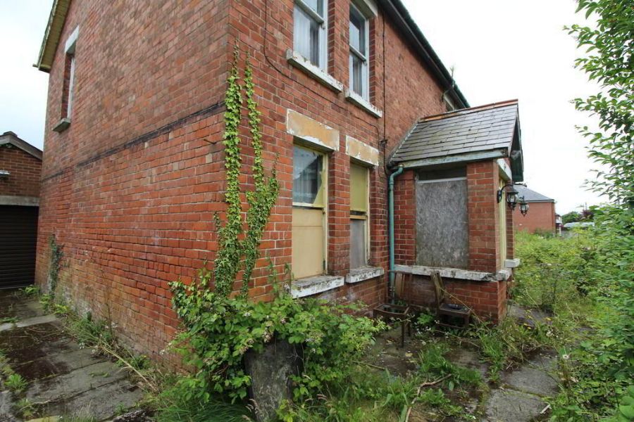 2 Mullaghmore Park