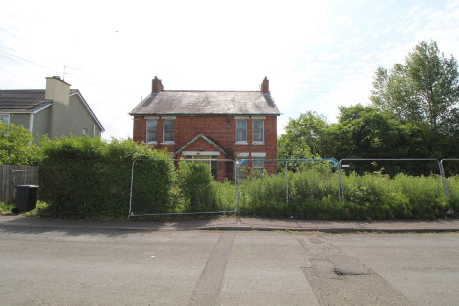 2 Mullaghmore Park